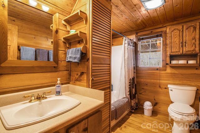 233 Rocky Top Road, Maggie Valley, NC 28751