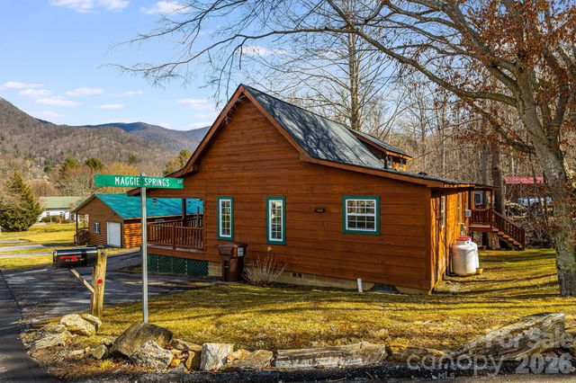 233 Rocky Top Road, Maggie Valley, NC 28751