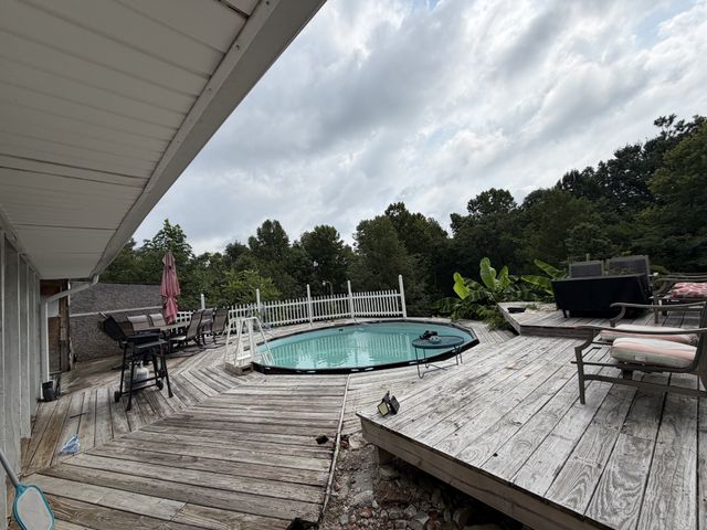 368 Bishop Troutt Rd, Westmoreland, TN 37186
