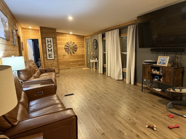 368 Bishop Troutt Rd, Westmoreland, TN 37186