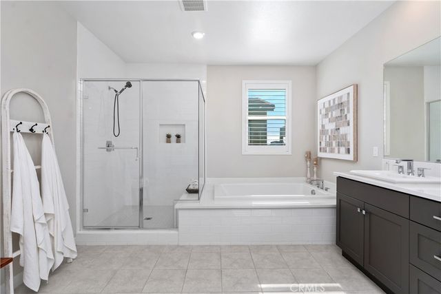 601 Catalonia, Lake Forest, CA 92630