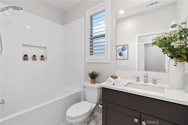 601 Catalonia, Lake Forest, CA 92630