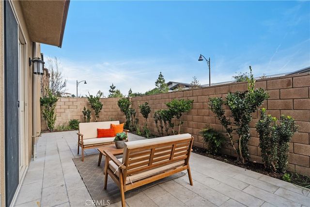 601 Catalonia, Lake Forest, CA 92630