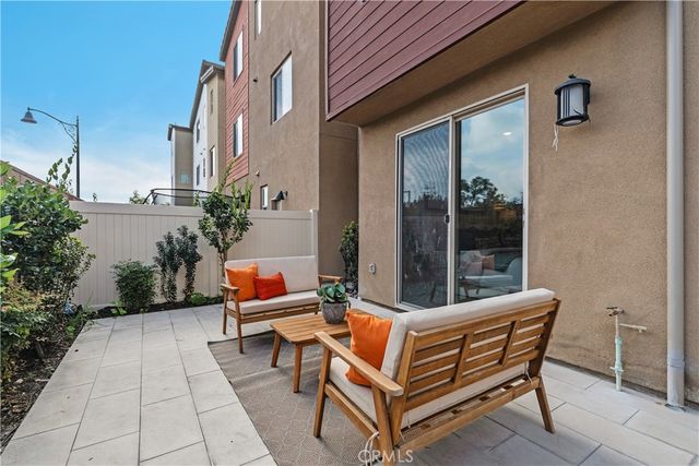 601 Catalonia, Lake Forest, CA 92630