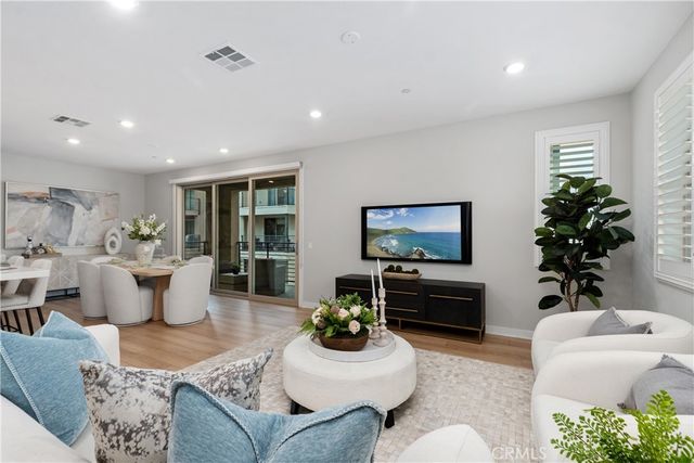 601 Catalonia, Lake Forest, CA 92630