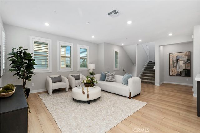 601 Catalonia, Lake Forest, CA 92630