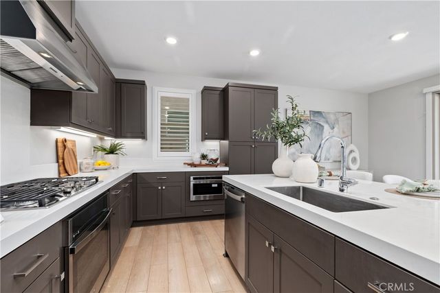 601 Catalonia, Lake Forest, CA 92630