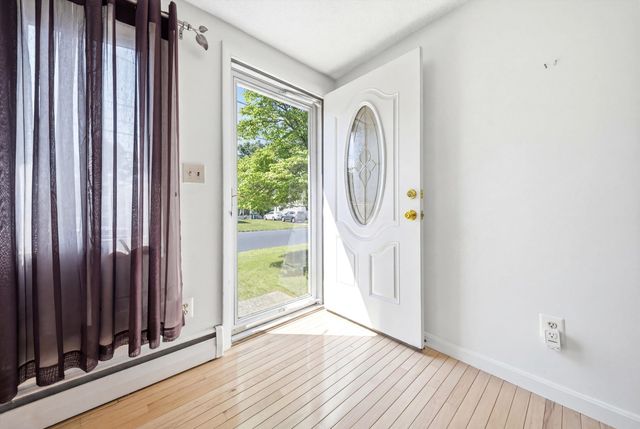 33 Ross Street, Nashua, NH 03060