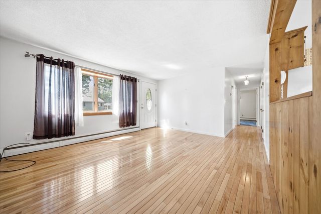 33 Ross Street, Nashua, NH 03060