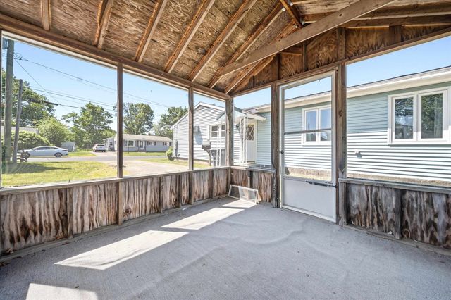 33 Ross Street, Nashua, NH 03060