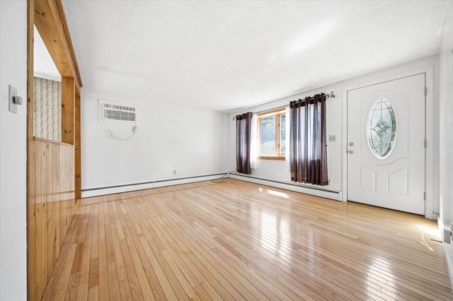 33 Ross Street, Nashua, NH 03060