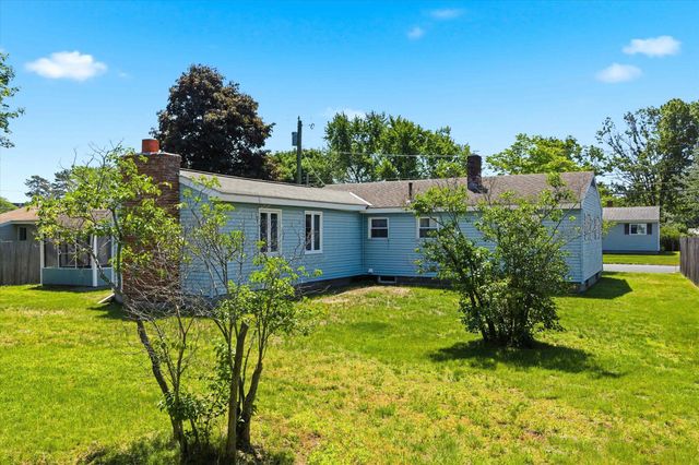 33 Ross Street, Nashua, NH 03060