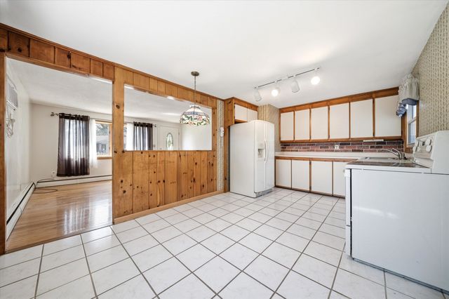 33 Ross Street, Nashua, NH 03060