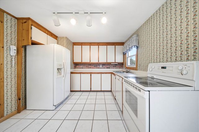 33 Ross Street, Nashua, NH 03060