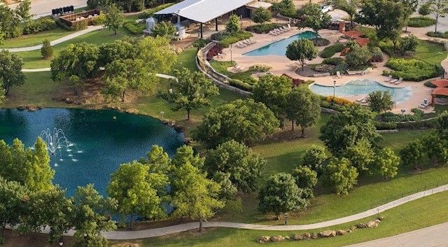 9613 Trailway Drive, Oak Point, TX 75068