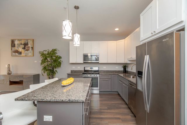 1202 Waukegan Road 211, Glenview, IL 60025
