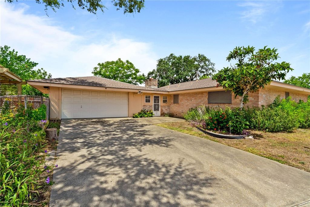 3341 LYNNWOOD Lane, Corpus Christi, TX 78415 — photo 3