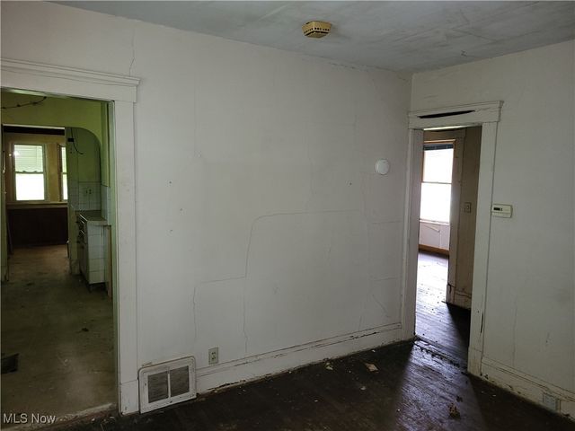 16918 Grovewood Avenue, Cleveland, OH 44110