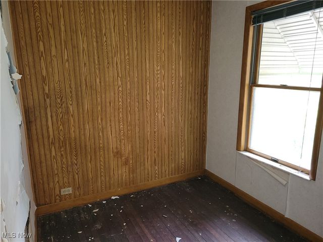 16918 Grovewood Avenue, Cleveland, OH 44110