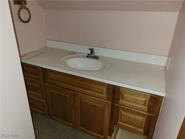 16918 Grovewood Avenue, Cleveland, OH 44110