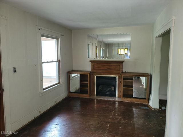 16918 Grovewood Avenue, Cleveland, OH 44110