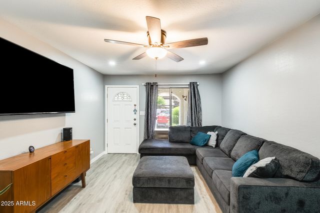 4730 W NORTHERN Avenue 1102, Glendale, AZ 85301