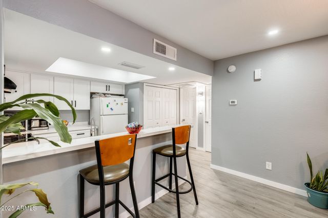 4730 W NORTHERN Avenue 1102, Glendale, AZ 85301