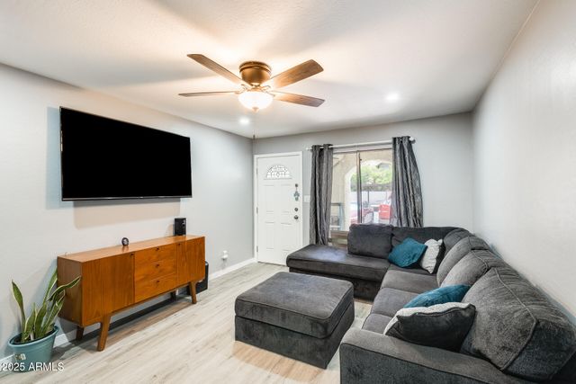 4730 W NORTHERN Avenue 1102, Glendale, AZ 85301