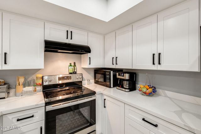 4730 W NORTHERN Avenue 1102, Glendale, AZ 85301