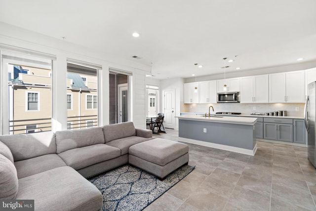 1304 MAIN LINE BLVD, Alexandria, VA 22301