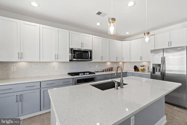 1304 MAIN LINE BLVD, Alexandria, VA 22301