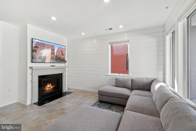 1304 MAIN LINE BLVD, Alexandria, VA 22301