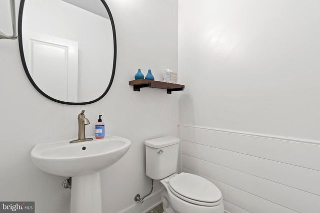 1304 MAIN LINE BLVD, Alexandria, VA 22301