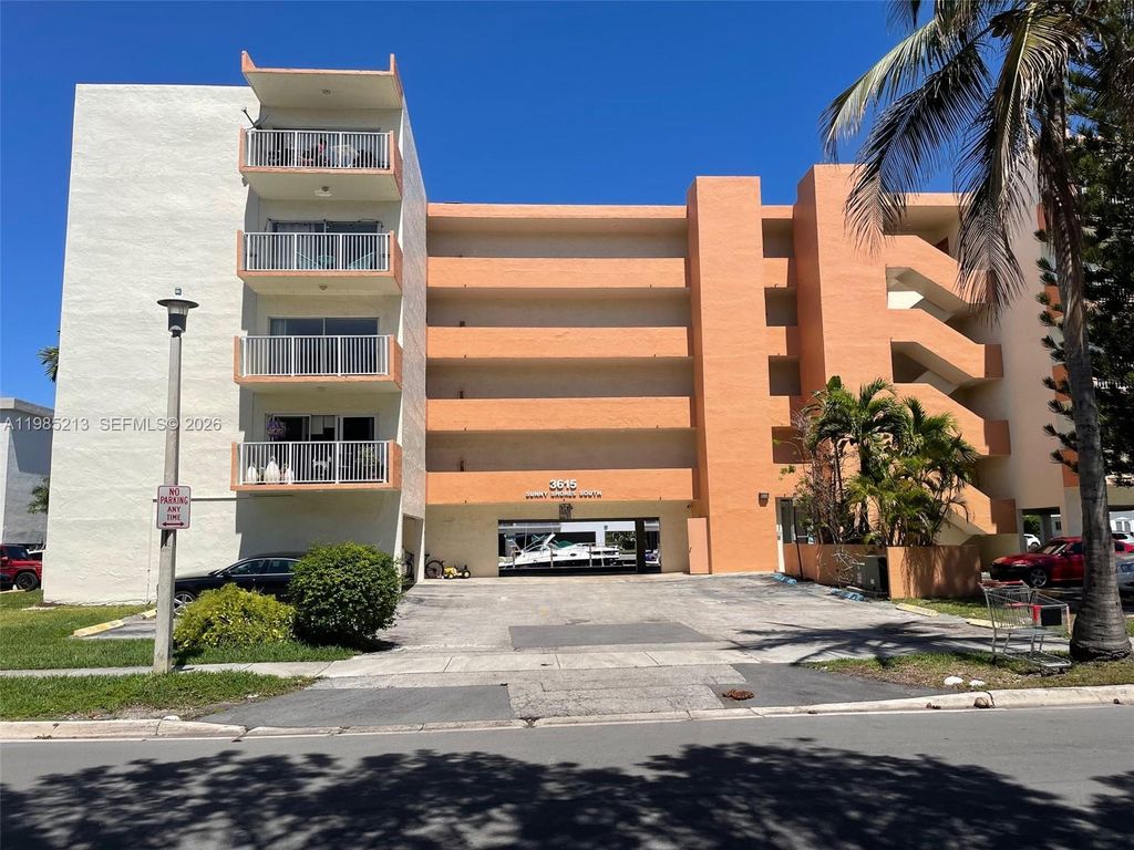 3615 NE 167th St 301, North Miami Beach, FL 33160