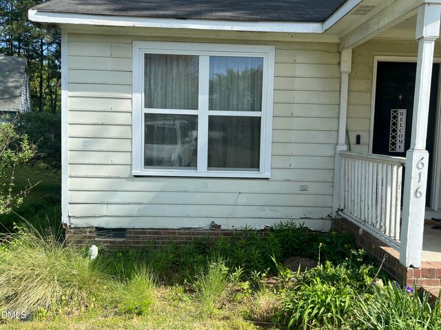 616 Bladestone Court, Apex, NC 27502