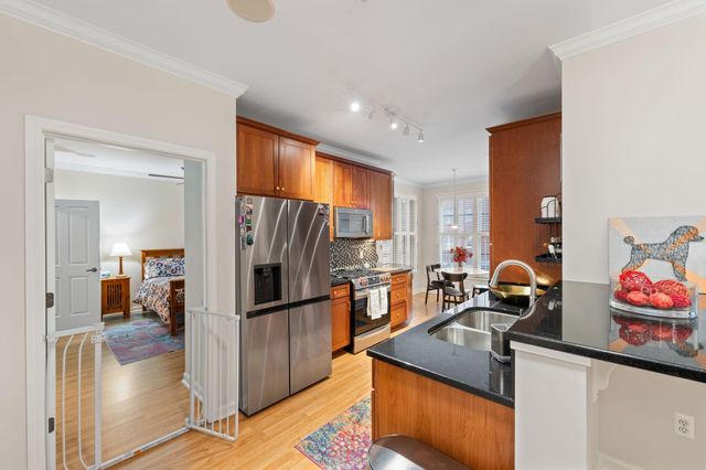 1008 Portland Avenue, Minneapolis, MN 55404