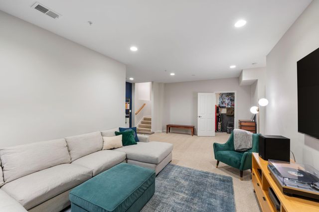 1008 Portland Avenue, Minneapolis, MN 55404