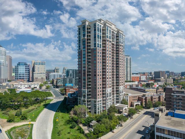 1008 Portland Avenue, Minneapolis, MN 55404