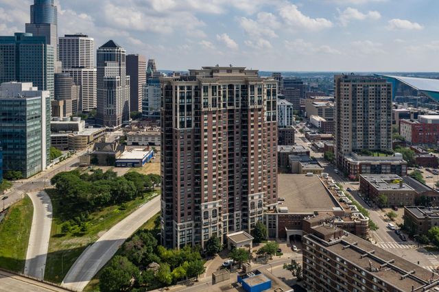 1008 Portland Avenue, Minneapolis, MN 55404