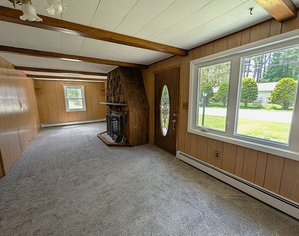 22 Newton Ave, Tewksbury, MA 01876