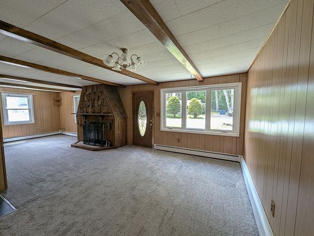 22 Newton Ave, Tewksbury, MA 01876