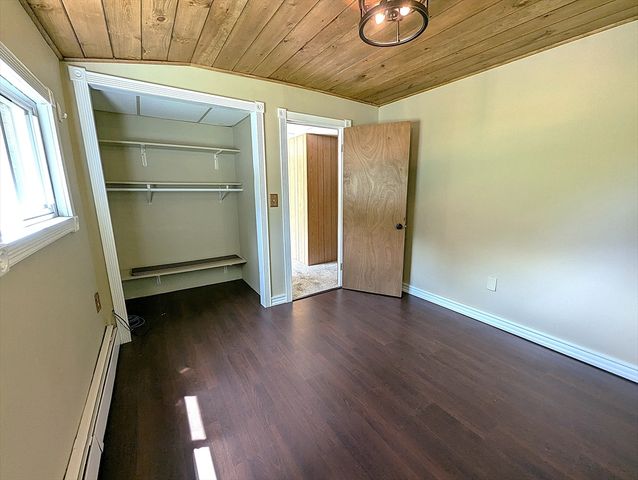 22 Newton Ave, Tewksbury, MA 01876