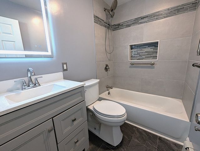 22 Newton Ave, Tewksbury, MA 01876