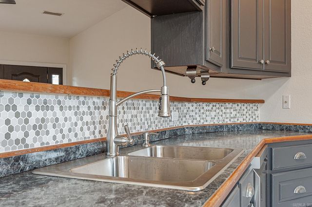 2135 Misenheimer Road, Mountain View, AR 72560