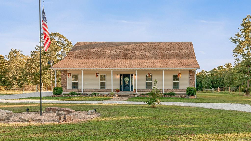 2135 Misenheimer Road, Mountain View, AR 72560