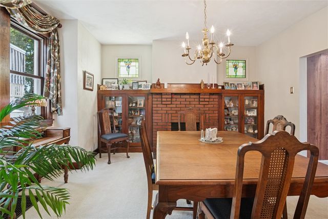 214 Parkside Ave, Mt Lebanon, PA 15228