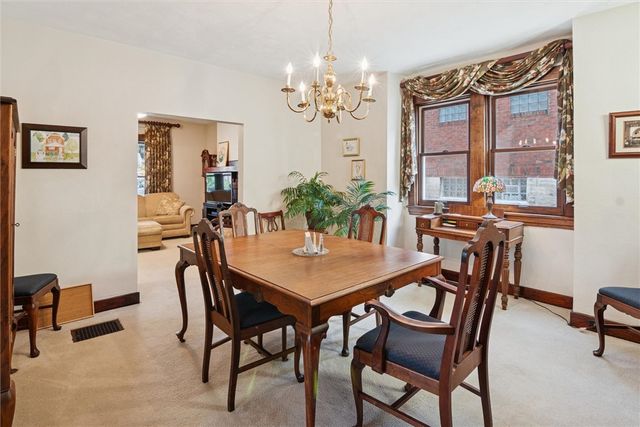 214 Parkside Ave, Mt Lebanon, PA 15228