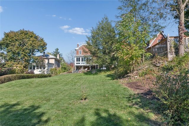 214 Parkside Ave, Mt Lebanon, PA 15228