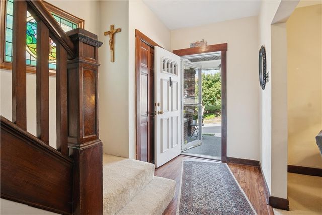 214 Parkside Ave, Mt Lebanon, PA 15228