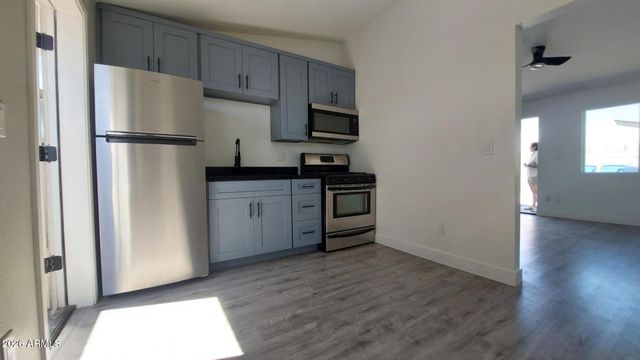 1917 E MONROE Street, Phoenix, AZ 85034